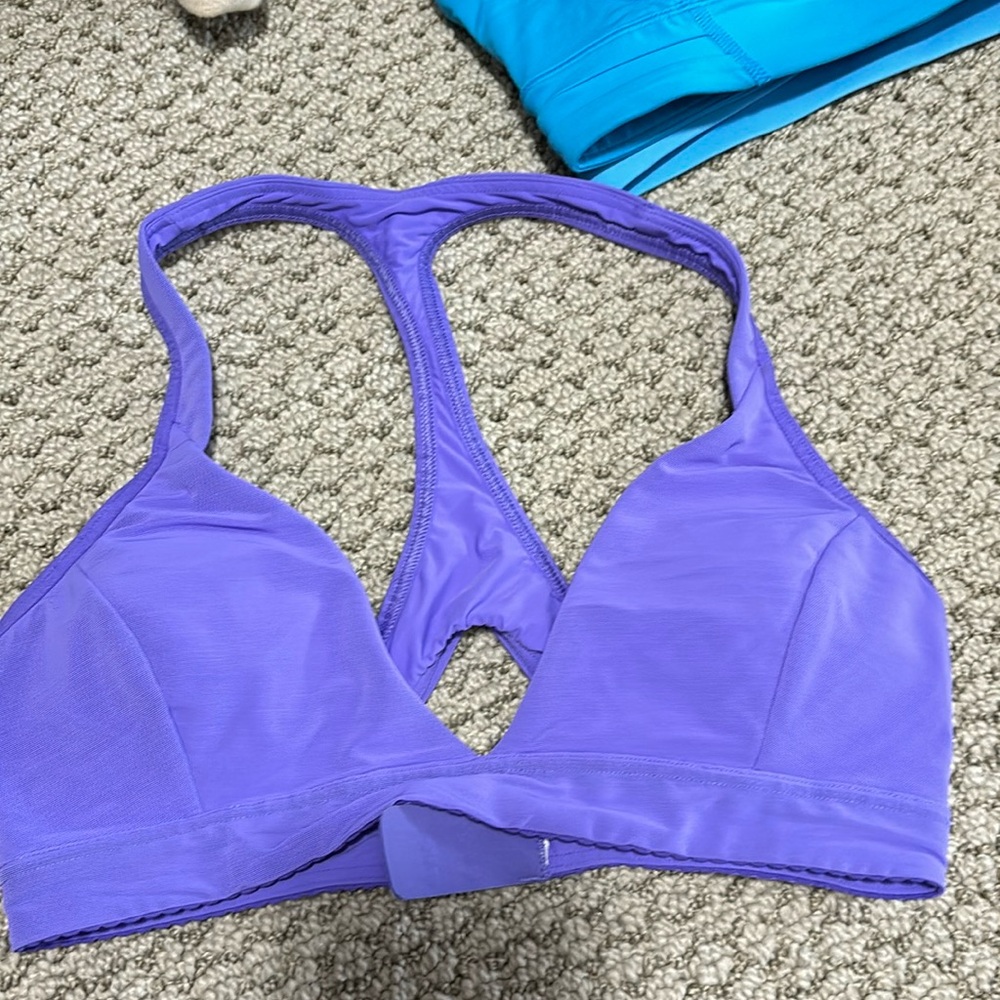 Lulu sport bra